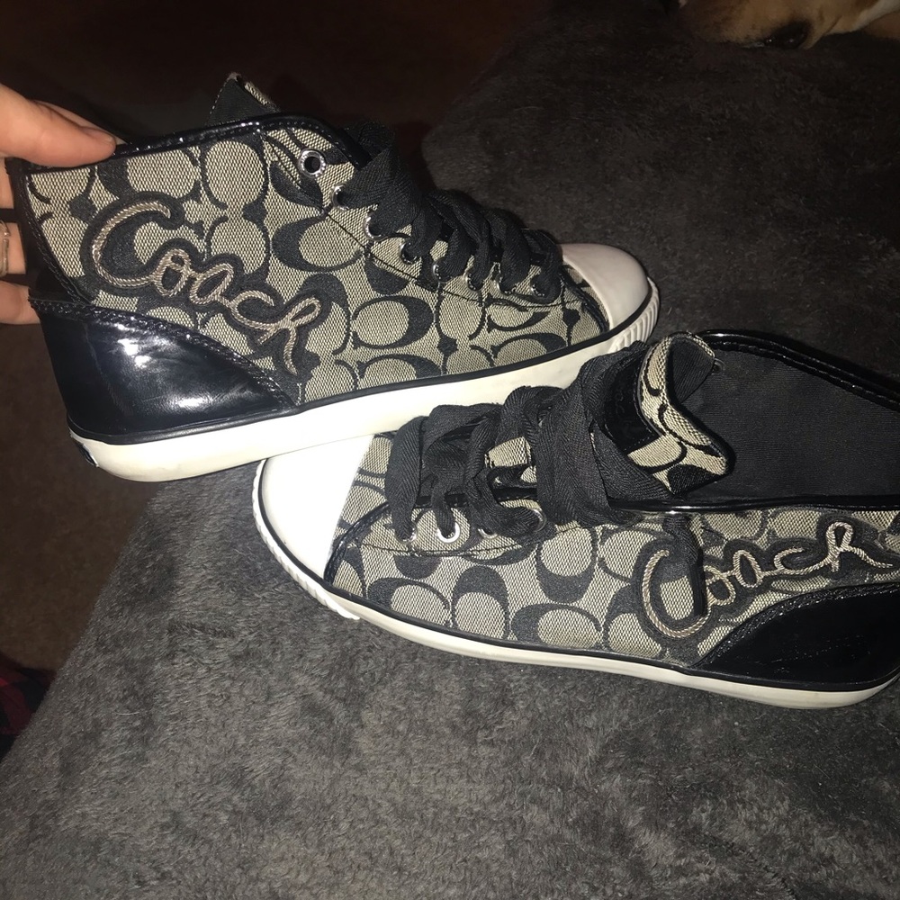Coach Convers